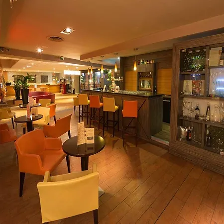 Kyriad Prestige Mulhouse - Basel Otel 4*