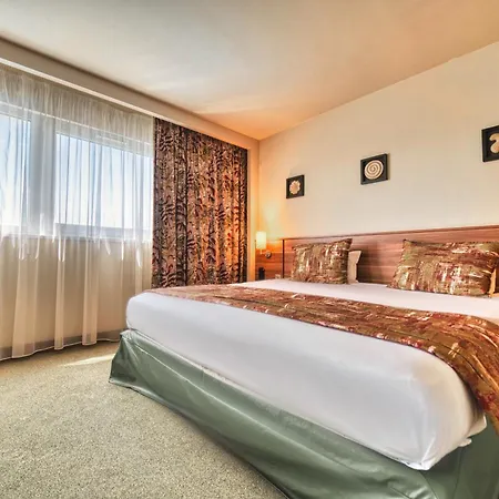 Kyriad Prestige Mulhouse - Basel 4* Sausheim