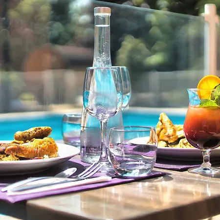 Kyriad Prestige Mulhouse - Basel 호텔 소세임