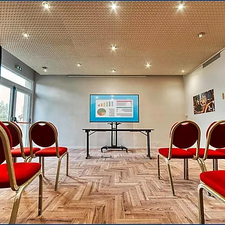 Kyriad Prestige Mulhouse - Basel سوشاه
